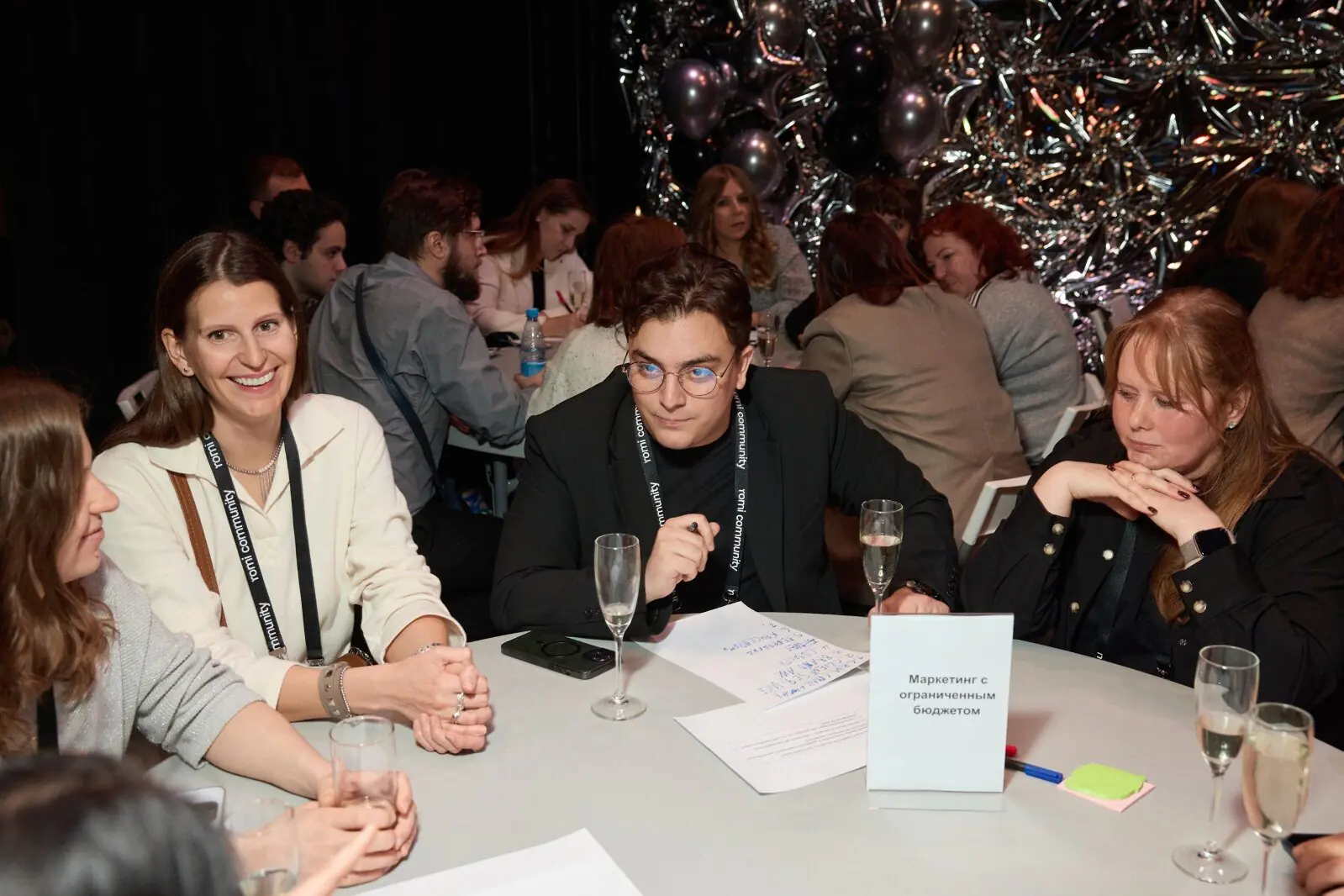 В день рождения ROMI Community гости делилсь идеями по развитию маркетинга в формате World Cafe