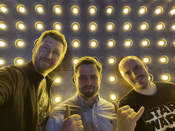 «Гифка», собранная в Gifius из двух кадров: менеджеры Mindbox на награждении Tagline 2019