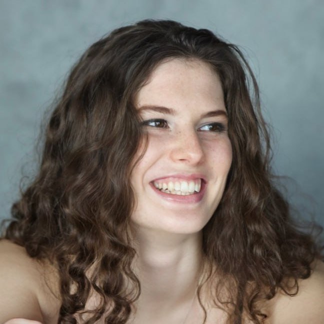 Лада Литвинова