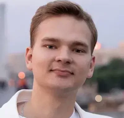 автор